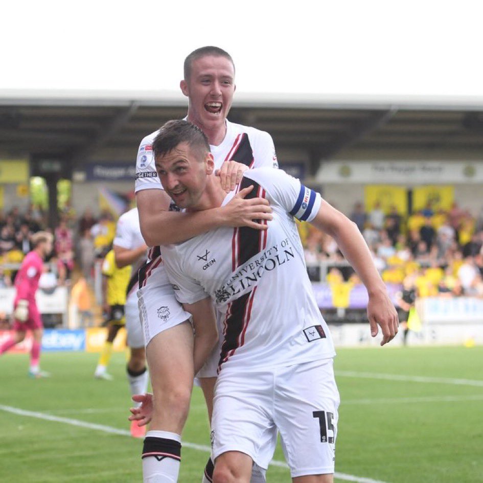 Can’t believe Billie Eilish actually wore the new <a href="/LincolnCity_FC/">Lincoln City FC 🇺🇦</a> away kit at the Olympics closing ceremony yesterday.
Ipswich and Ed Sheeran eat your heart out…