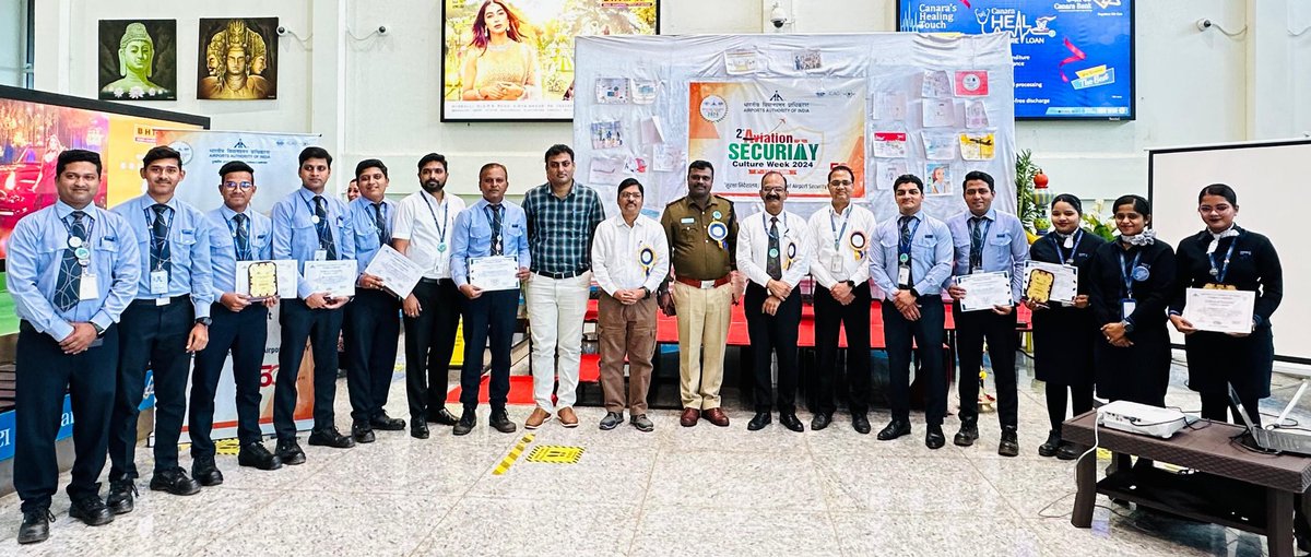 aaihbxairport's tweet photo. The Airport Director extended a special thanks to ACP North of Hubballi Dharwad, all the stakeholders, KSISF, Airlines and others involved for active participation and contribution in making ASCW a grand success. #ASCW #aviation https://t.co/m6zAYxoHk3