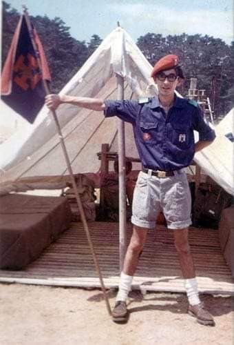 UrrazaJuan's tweet photo. Premio para quien acierte quién es este pavo con su uniforme de Falange y estandarte en mano en posturita marcial...
No, no lo sabéis, por eso os lo voy a decir...
El camarada SALVADOR ILLA, presidente de Cataluña.
Las vueltas que da la pasta, digo la vida... https://t.co/3gBR5sumB2