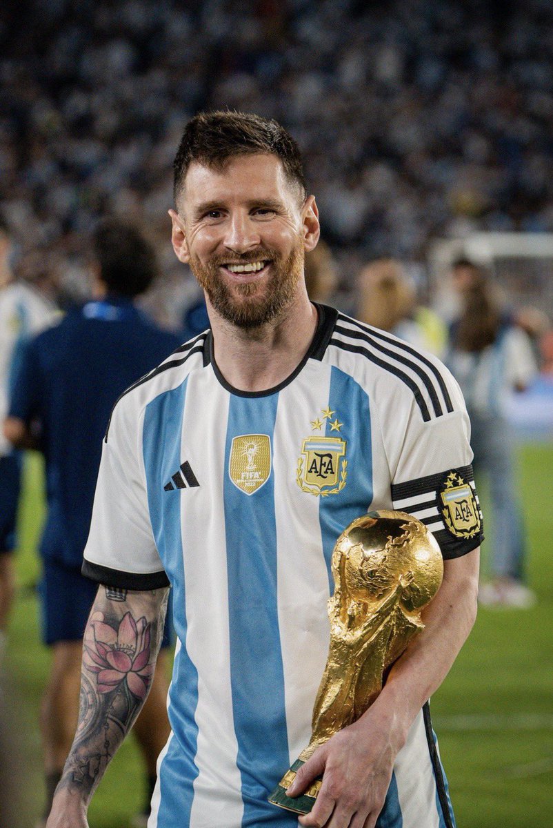 Exclusive Messi tweet media