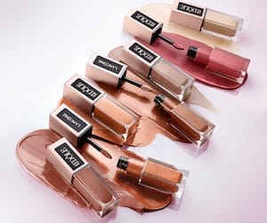 Sombra de ojos líquida multiusos de Lancôme dlvr.it/TBpzgD