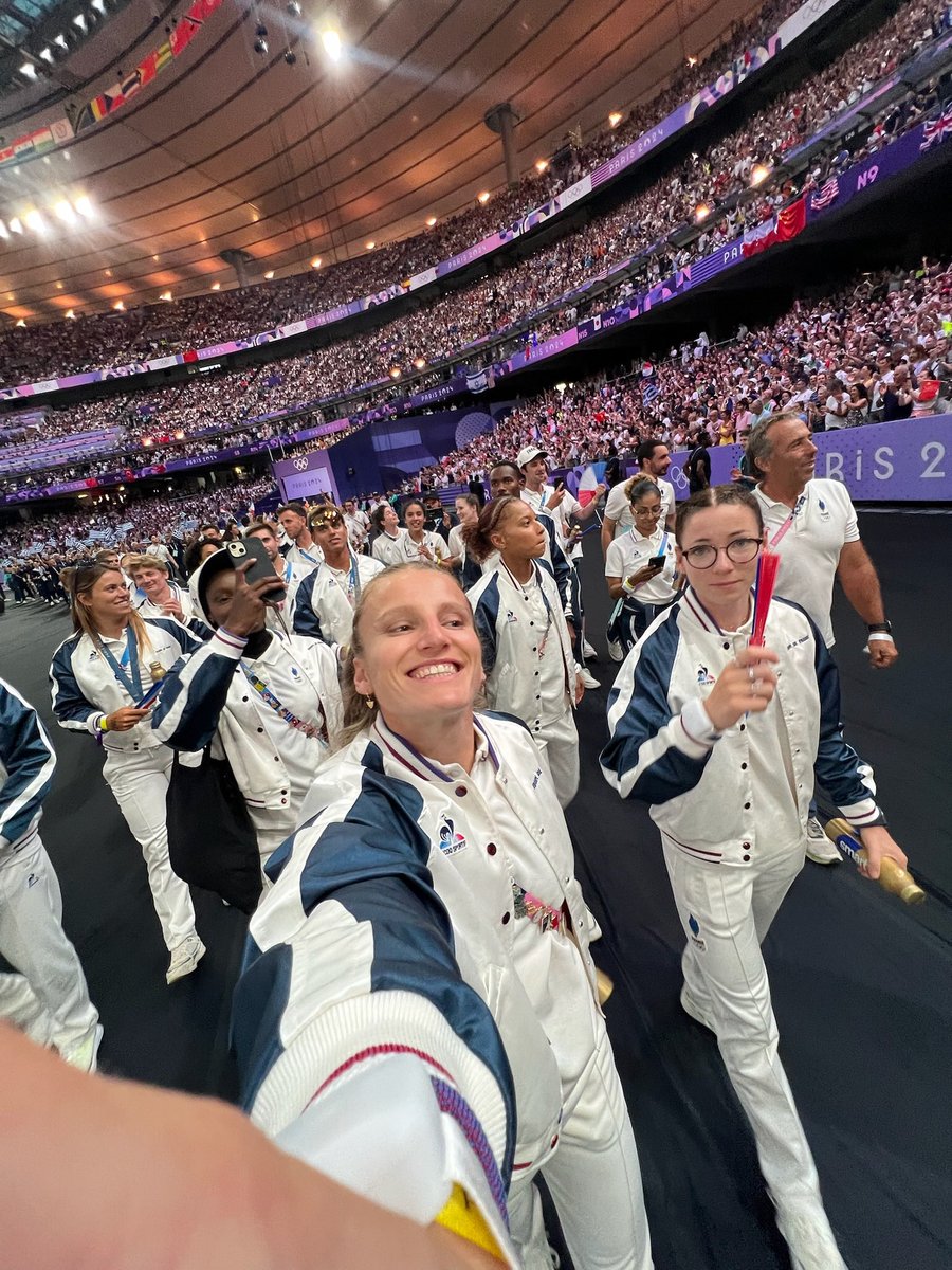 Brossier Amandine (@brossieramand1) on Twitter photo Dernier selfie de <a href="/Paris2024/">Paris 2024</a> 🥹✨ Dernier selfie de <a href="/Paris2024/">Paris 2024</a> 🥹✨