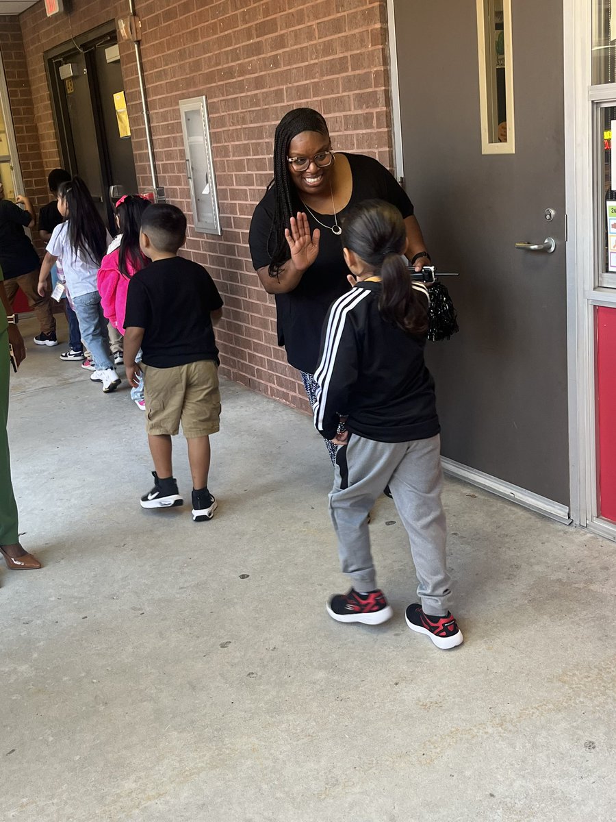 AldineISD's tweet photo. The World tour continues! 

📚🎒 Back to school at Reed Academy, and the smiles say it all! Our Cardinals are soaring high with excitement! This is the second stop on the district's journey to success, and we couldn’t be prouder of our students. Let’s make this school year the best one yet! #AldineISD #ReedAcademy #CardinalPride #BackToSchool2024