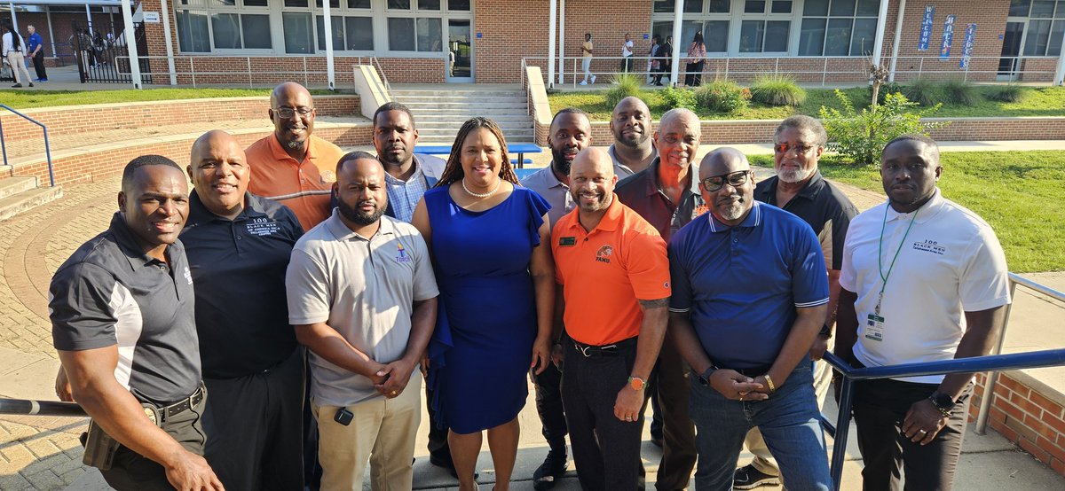 Thank you to 100 Black Men of Tallahassee for welcoming students to their first day of school at Griffin Middle School.