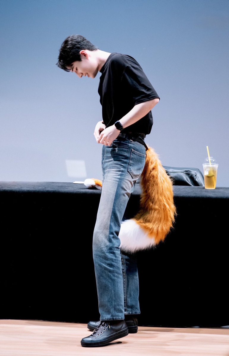 1031hming's tweet photo. 꼬리고 뭐고 피지컬밖에 안보여요 https://t.co/piy9qcbD7F