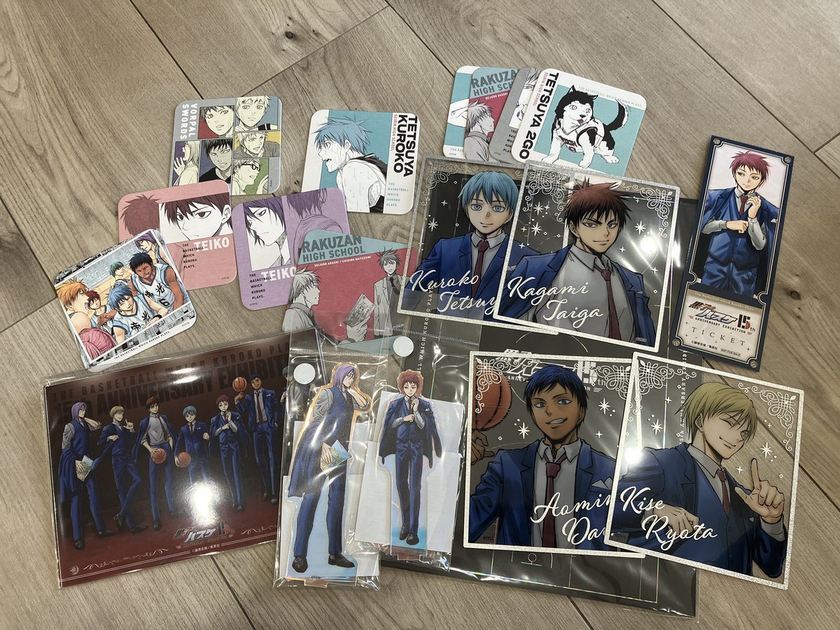 びすこ tweet media