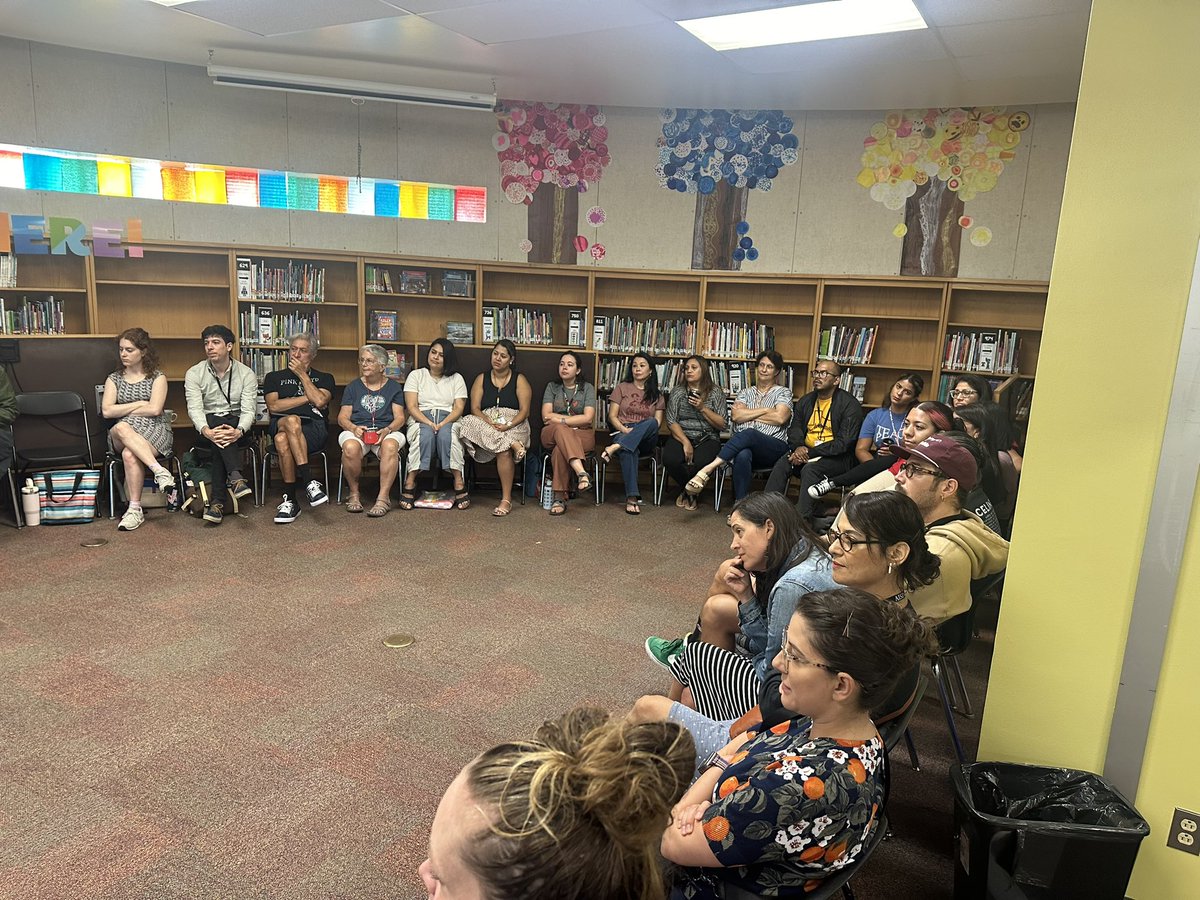 RTopPrincipal's tweet photo. ¡Estamos subiendo de nivel! Historia de nombres con @david_kauffman We are leveling up! Name Story with @KauffmanforAISD @jgmontalvo77 @WeAreAISD @katrinabailey08 #somosRidgetop Game on! https://t.co/Ao3ipkwWJK