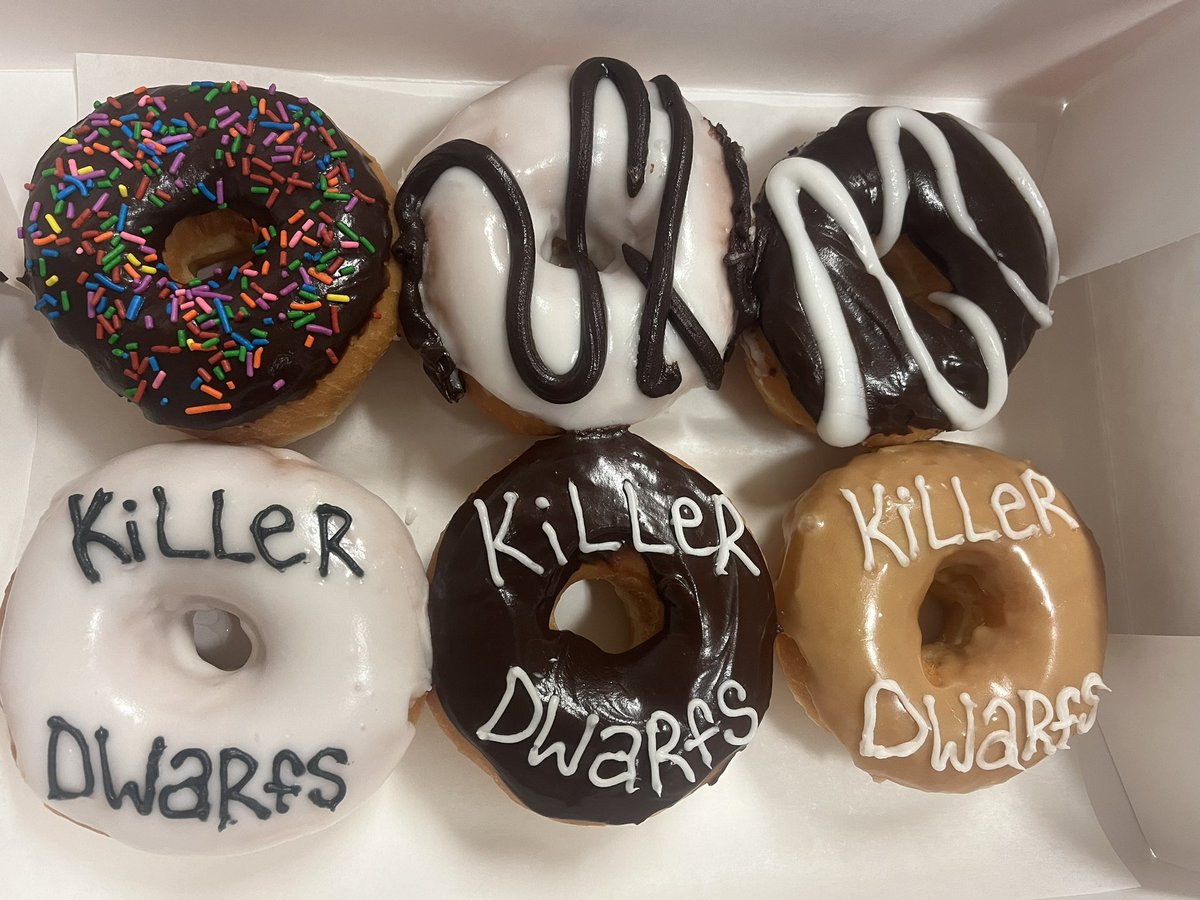 kendraminary's tweet photo. Treated the guys in @KillerDwarfs to some donuts from our family bakery this past weekend! Love these guys!! What a fun night!! 🎶🤘🏼❤️ https://t.co/qU59VQEWcJ