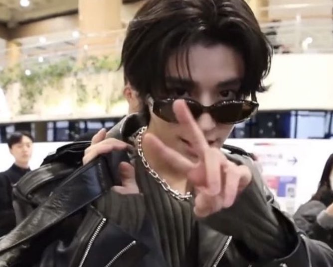 sjydaiIy's tweet photo. so fine 🕶️ #JAKE #엔하이픈_제이크 https://t.co/ullYmqph8r