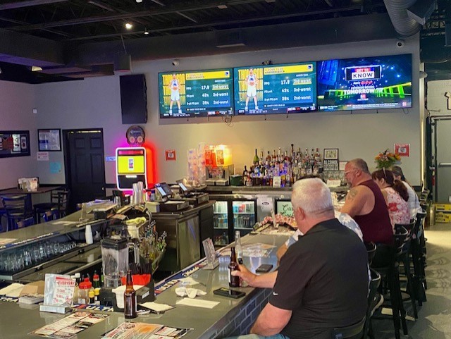 GEMGamingLLC's tweet image. Not only is The Point Sports Bar &amp;amp; Grill the place to catch the Cubs game tonight (starts at 5:40p), they've also got their cash drawing tonight, &amp;amp; the cash pot is now at $400! You must be present to win, so make those plans now! #crestwoodil
#gemrewards