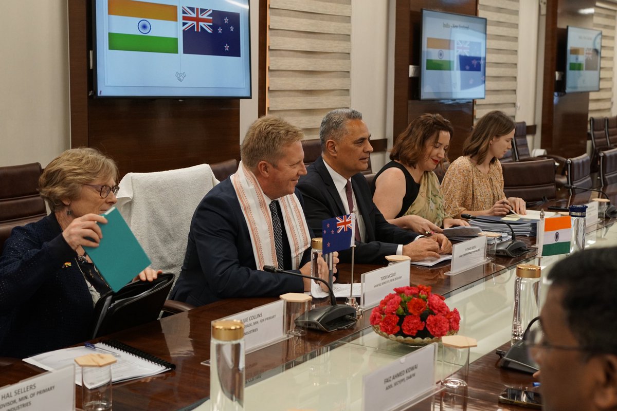 toddmcclaymp's tweet photo. Today I meet with Minister for Agriculture and Farmers Welfare, @ChouhanShivraj 

It was a pleasure hearing about your aspirations for India’s agriculture sector and discussing the many ways we can work closely together to advance both countries food and fibre sectors. https://t.co/Sn17yxfNMt