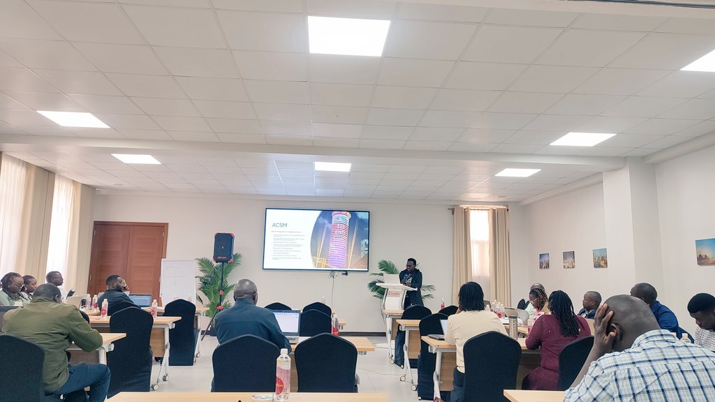 #SBCC focuses on changing behaviours through education &amp; promoting safety practices to reduce snakebites among those at risk.
Today marks day 1 of the workshop with the <a href="/NTDS_Kenya/">Division of Vector Borne and NTDs, Kenya</a> &amp; <a href="/K_SRIC/">Kenya Snakebite Research and Intervention Centre</a> aimed to enhance synergy between #PublicHealth &amp; research 

#beatNTDs
#SBCC
#snakebites