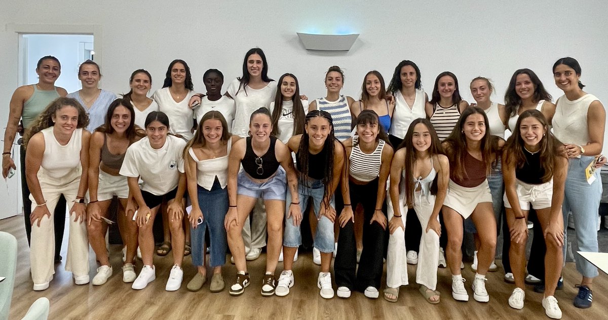 Selecciรณn Espaรฑola Femenina de Fรบtbol (@sefutbolfem) on Twitter photo ๐ฆNotรกis ese cosquilleo en el estรณmago??? La ๐๐ฆ๐จ๐๐ข๐จฬ๐ง de saber que en 19 dรญas empieza un ๐๐ฎ๐ง๐๐ข๐๐ฅโฆ ๐
๐ Con la mirada puesta en C๐จl๐จm๐i๐, la ๐๐ฎ๐-๐๐ ๐๐๐ฆ๐๐ง๐ข๐ง๐ dirigida por ๐๐จ๐ง๐ข๐ ๐๐๐ซ๐ฆ๐ฎฬ๐๐๐ณ empieza su concentraciรณn en Alicante ๐ช๐ป
โฝ๏ธ ยฟHay ๐ฆNotรกis ese cosquilleo en el estรณmago??? La ๐๐ฆ๐จ๐๐ข๐จฬ๐ง de saber que en 19 dรญas empieza un ๐๐ฎ๐ง๐๐ข๐๐ฅโฆ ๐
๐ Con la mirada puesta en C๐จl๐จm๐i๐, la ๐๐ฎ๐-๐๐ ๐๐๐ฆ๐๐ง๐ข๐ง๐ dirigida por ๐๐จ๐ง๐ข๐ ๐๐๐ซ๐ฆ๐ฎฬ๐๐๐ณ empieza su concentraciรณn en Alicante ๐ช๐ป
โฝ๏ธ ยฟHay