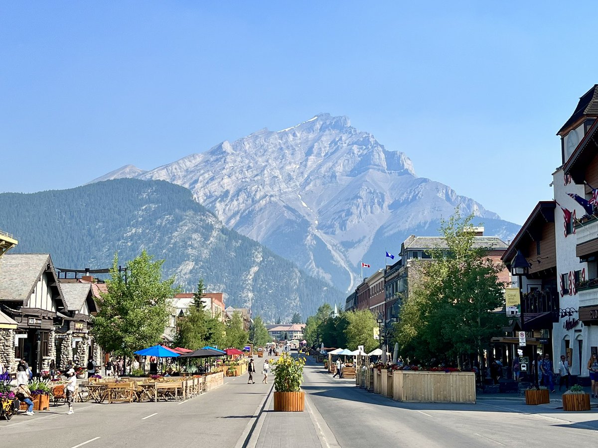 Today #Banff heads to the polls to decide the future of the pedestrian zone, whether it stays or goes. Please vote at Town Hall from 10am to 8pm, bring ID. Then, together as a community, we’ll respect and embrace what Banff had to say 🗳️ 

Voting info -> banff.ca/vote