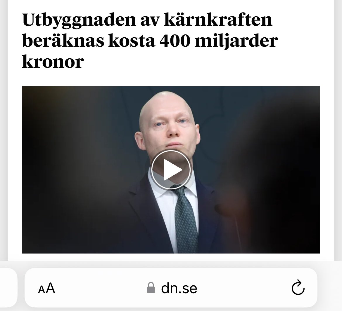 Varje hushåll ska ställa ut en check på närmare 100 000 och dessutom betala en rejäl kärnkraftsskatt. Bara för att uppfylla regeringen vallöften. 

Vi har inget emot ny kärnkraft, men den ska konkurrera på samma villkor som andra kraftslag, inte toksubventioneras av staten.