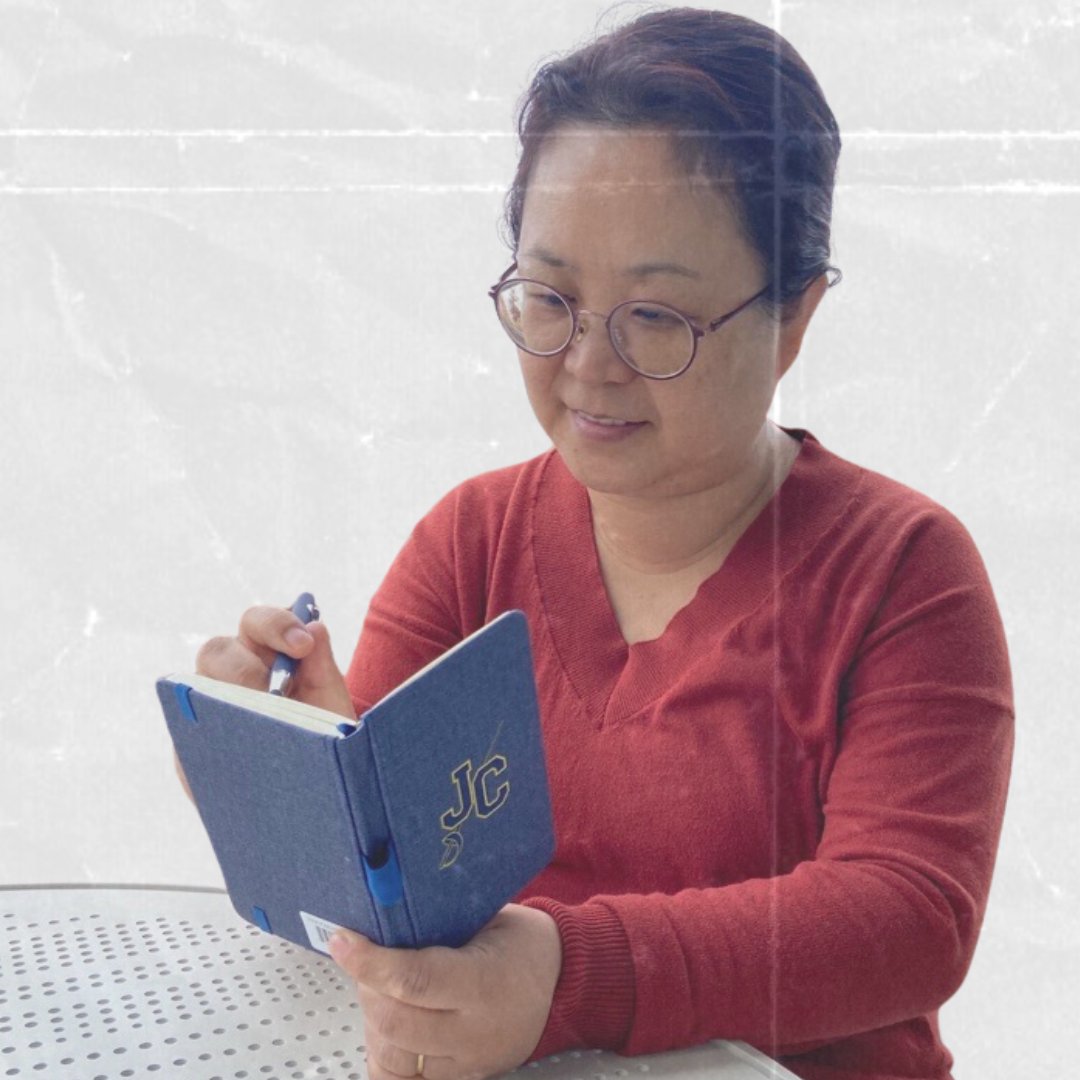 Check another thing off your back-to-school list by visiting the bookstore early! If your shopping in store be sure to have your  student ID and JCCC login info! If you're picking up an online order, make sure to wait for the 'order ready for pickup' email!