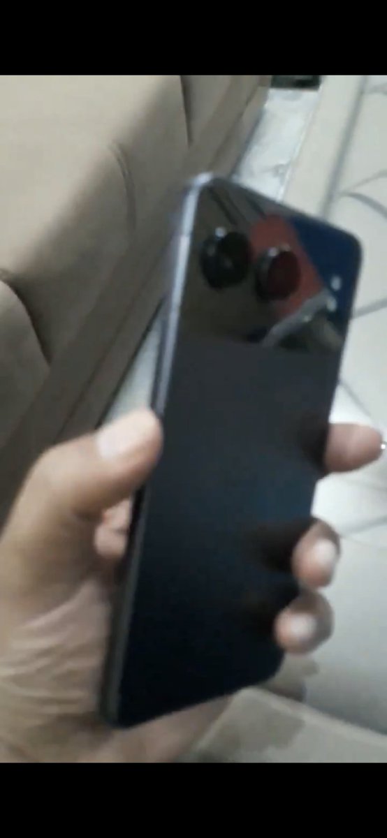 tarunvats33's tweet image. The OnePlus Nord 4 gets the "Green Line" issue within 1 day of purchase. The user installs its first software update, and after that, boom 💥

Software updates are a nightmare these days 😕

Thoughts?

#OnePlusNord4    #GreenLine #SoftwareUpdate #TechFail