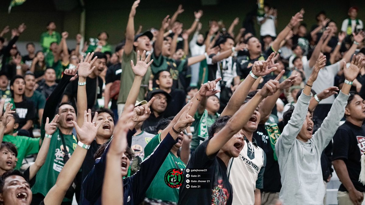 Photo documentary 1st match on the league of the year 2024-2025 

Persebaya Surabaya vs PSS Sleman

SATU NYALI PERSEBAYA

#gatejhoner21
#persebaya