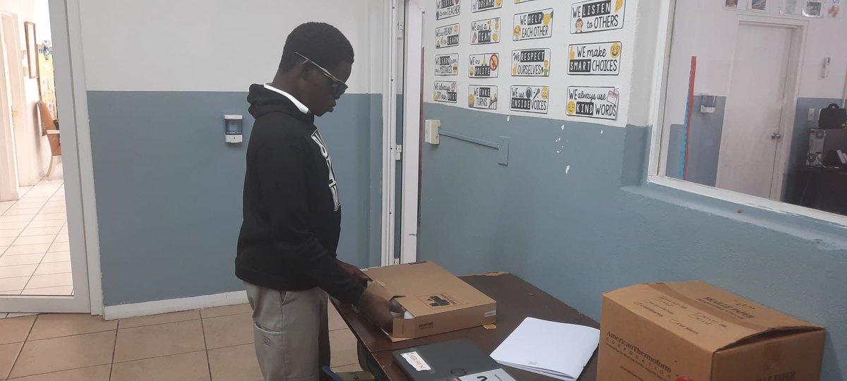 Congratulations to Labron James Minnis. Despite the challenges of blindness, Labron has excelled in his studies, achieving an impressive academic record in his recent BJC exams. #BJC #exams #blindstudent #blind #bahamas

bahamaslocal.com/newsitem/32042…