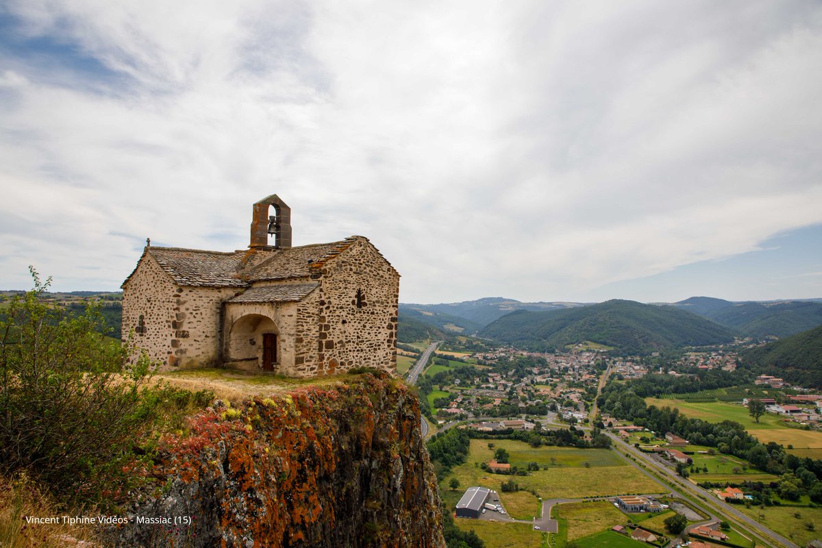 Auvergne's tweet photo. Bonjour et bonne semaine en Auvergne ! https://t.co/56CF7CAMLQ