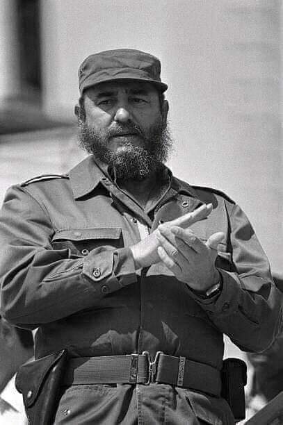 #13Agosto #Cuba 🇨🇺
#Cumpleaños98 de  #FidelPorSiempre ❤
Seremos fiel a su legado porque《Conmemorar una fecha, aunque hayan transcurrido muchos años, no tendría sentido si la fecha que se recuerda no se guarda en las ideas y en el corazón de los pueblos》#Fidel. #FidelVive ❤