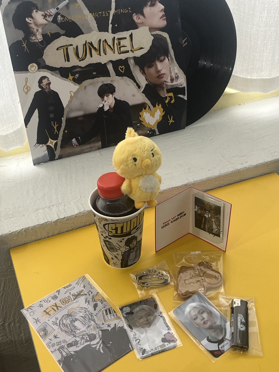 piratetiny_02's tweet photo. ✷ 카페 미드메이

특전이 이뻤어용 ><  귀엽구

#STUDIO_809
#민기_거야_이_모든_사랑 https://t.co/2zqzsWfpbz