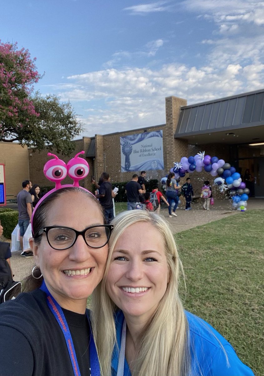Happy to be celebrating the first day of school at <a href="/Roach_Wranglers/">Roach Elementary</a> ! It has been an “Out of this World” welcome for students 🌎 🧑‍🚀 #GarlandISD1stDay #GISDUnmatched #TheGISDEffect <a href="/TrichellAurora/">Aurora Trichell</a>