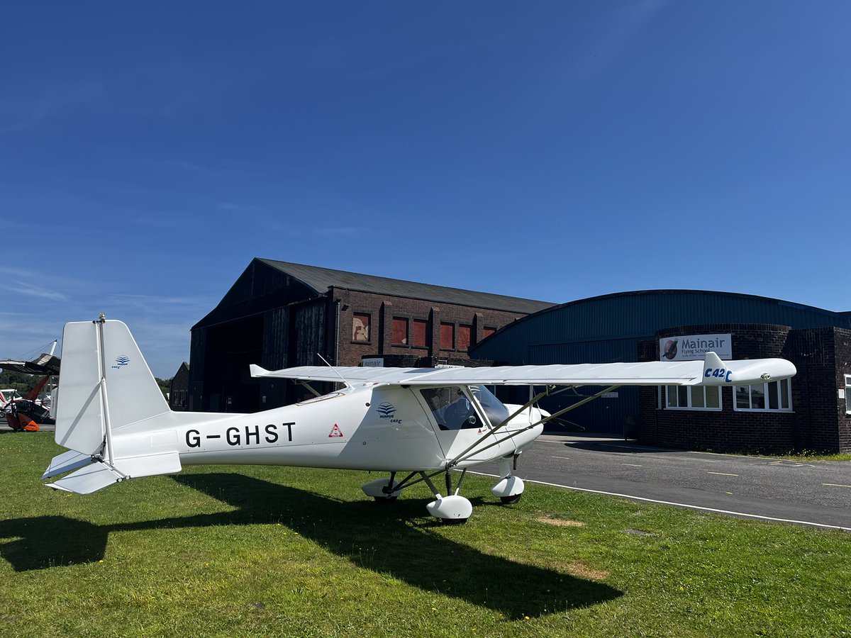 AviateAddict's tweet image. I’m going with yesterdays bit of fun in the C42C, taking a couple of work colleagues flying on a gin clear day !
#FlightDeckMonday #PilotsofTwitter #AvGeeks #FunkyAviation #C42