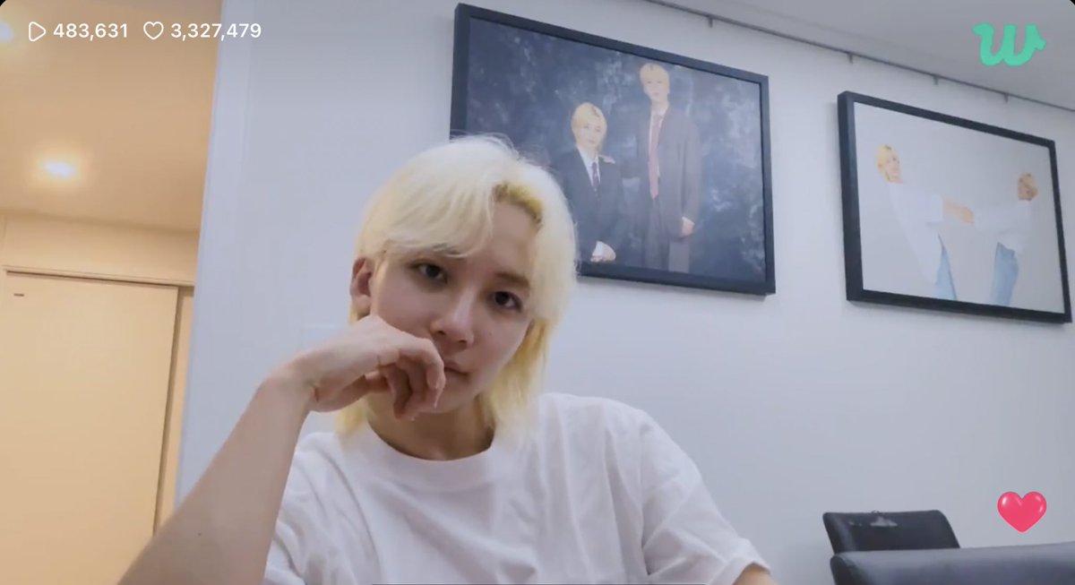 jeonghan ! 🥹 hopefully this is not his last weverse live.. ㅠㅠ