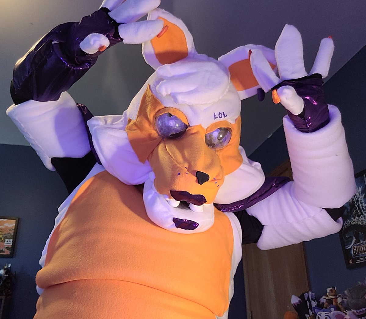 FProtogen's tweet photo. Took some more pictures of my costume. https://t.co/qXjTOaZoe3