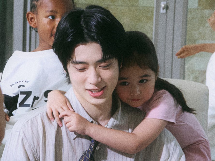 ADORE0214's tweet photo. i still can’t get over this 🥲 https://t.co/sMMXaQFK7f