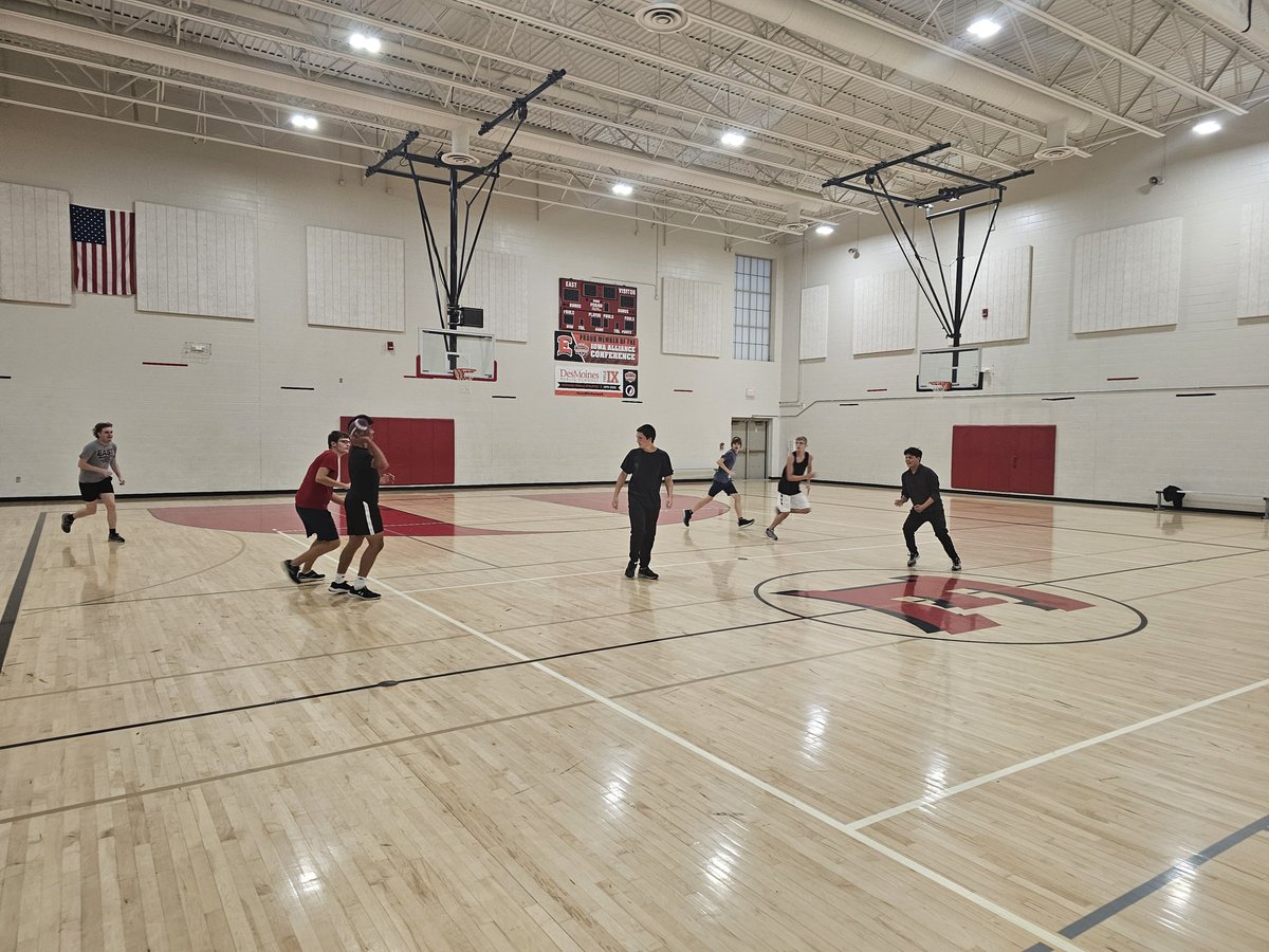 Had a great time at our 2nd annual Midnight Madness XC Kickoff! Looking forward to a great season, don't miss out on all the fun and personal growth it's not too late to join! ⚫️🔴⚫️🔴