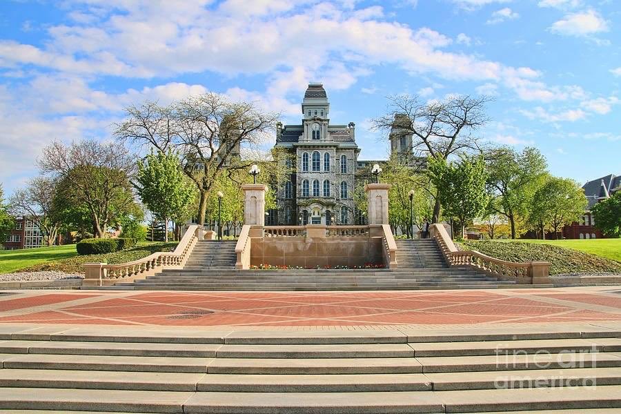 Come on down for our New-Student Send-Off gathering tomorrow (Aug.13) at Texas Live! in Arlington! Meet the new crop of Orange, network with alumni &amp; families, and enjoy complimentary dinner &amp; bowling! Details &amp; RSVP here: tinyurl.com/yc5n74jf