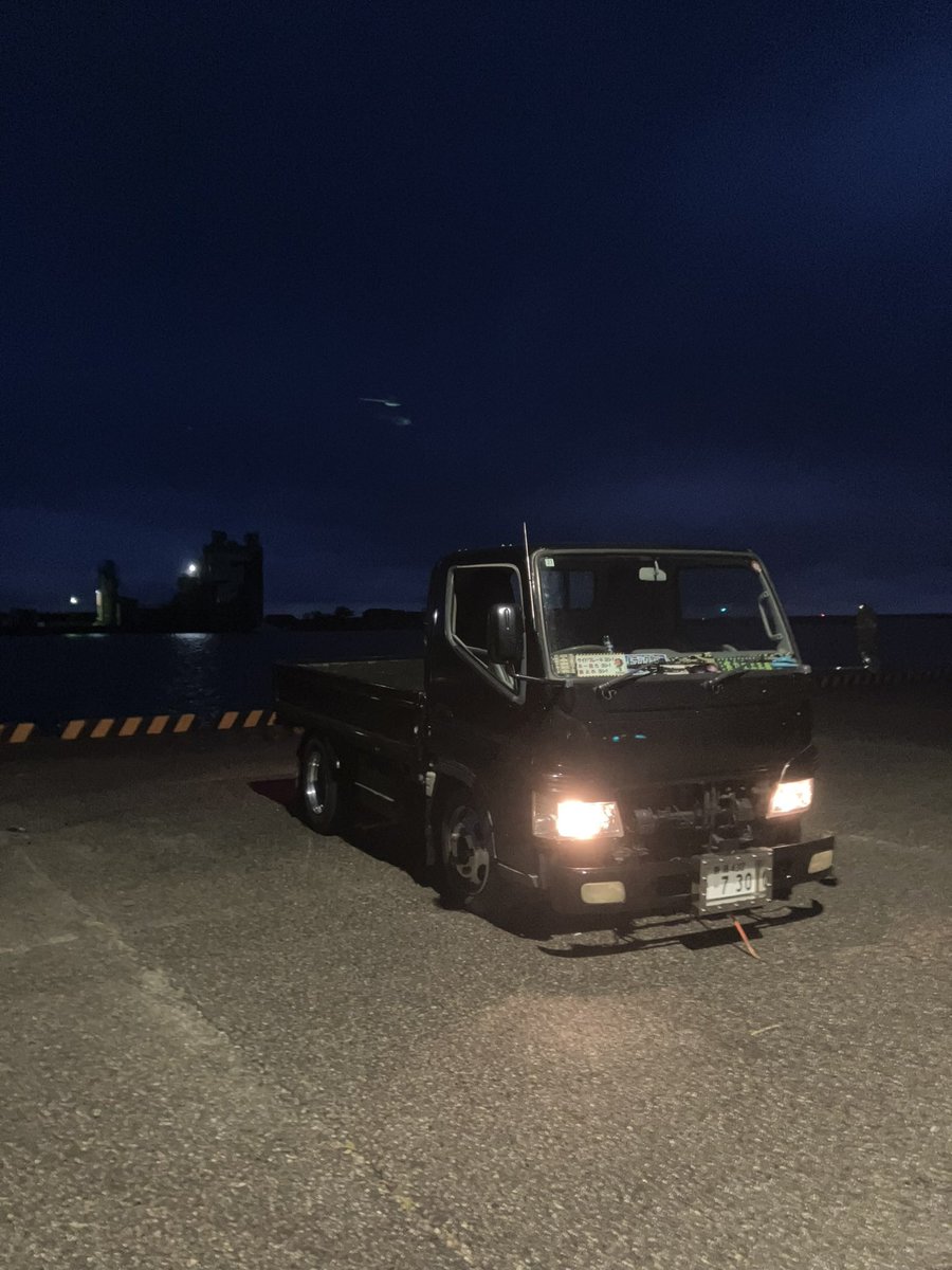 CanterMBE250's tweet photo. まだバンパー前出ししただけのほぼ純正だからやる気出して部品つけなきゃ🤷‍♂️ https://t.co/LDIgHdFSlo