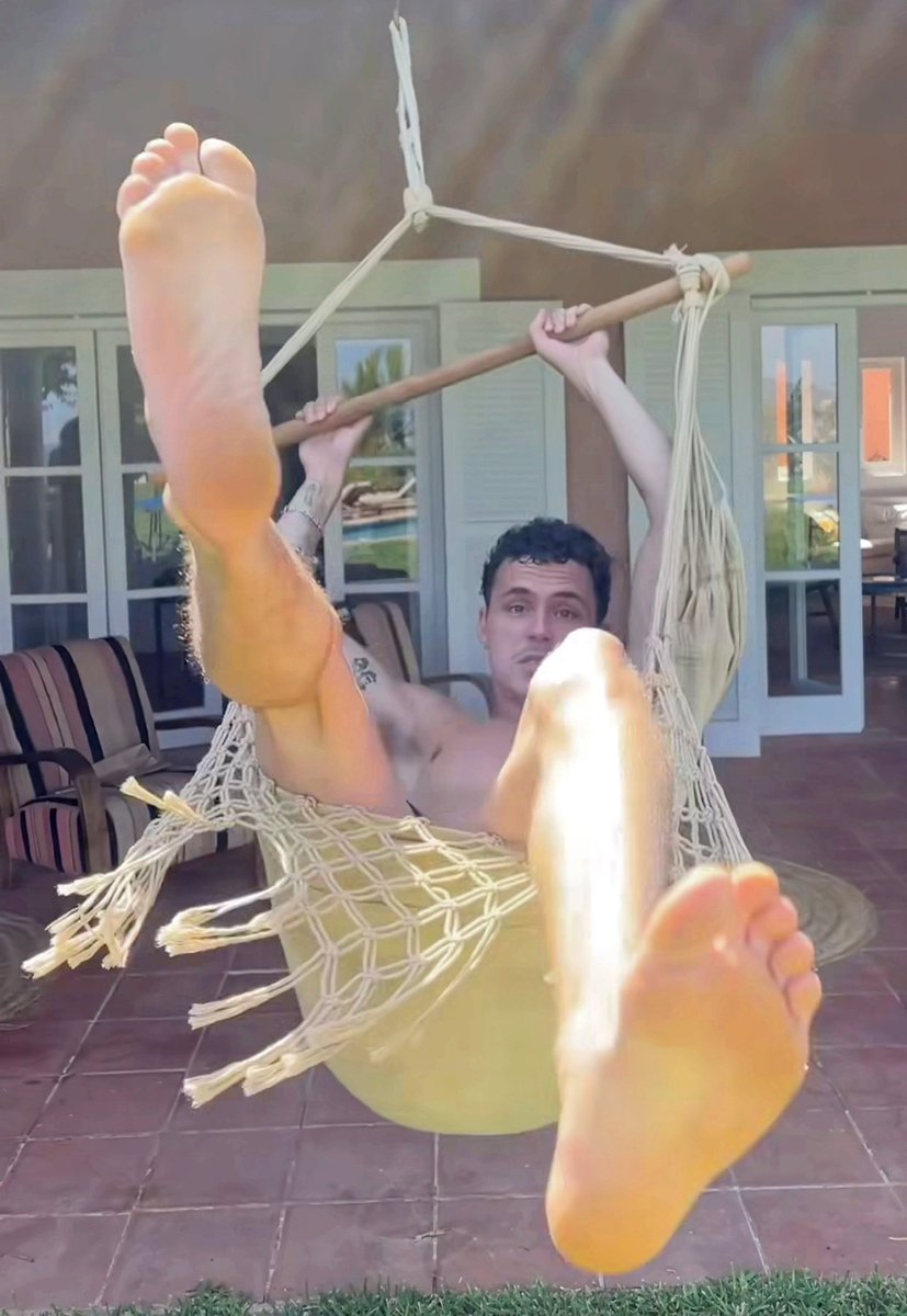 Male Feet 👣 tweet media