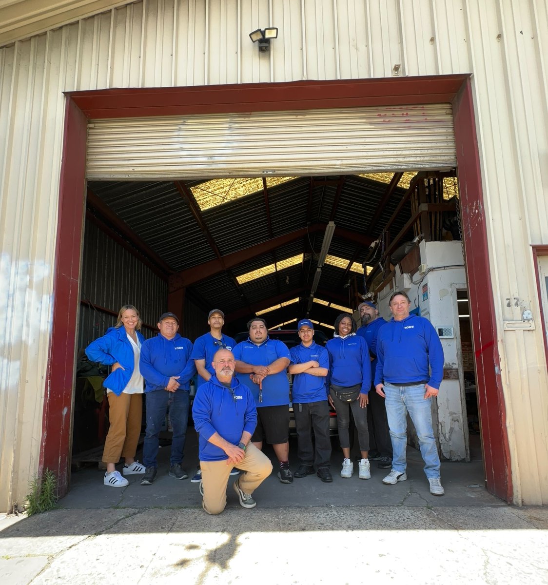 Great photo of some of our front-line personnel and field operations staff in the Bay Area! Thankful to have the best in the business for going above and beyond to take care of our customers! #keepmoving #trueblue