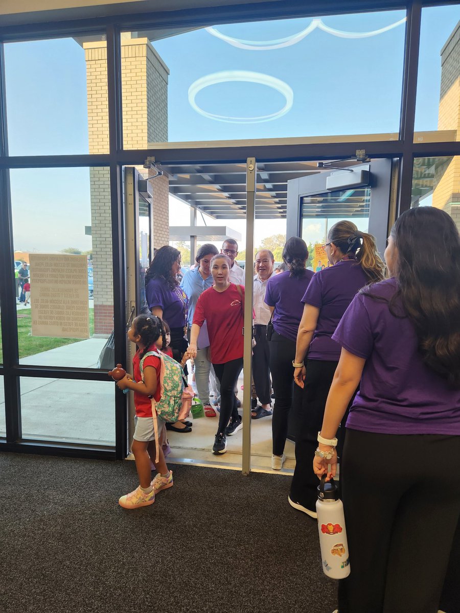 Mari Martinez (@martinez_mars) on Twitter photo Ready to welcome families to <a href="/Martinez_ELC/">Martinez ELC</a>. It's going to be a great year! <a href="/AliefPreK/">Alief Early Childhood</a> Ready to welcome families to <a href="/Martinez_ELC/">Martinez ELC</a>. It's going to be a great year! <a href="/AliefPreK/">Alief Early Childhood</a>