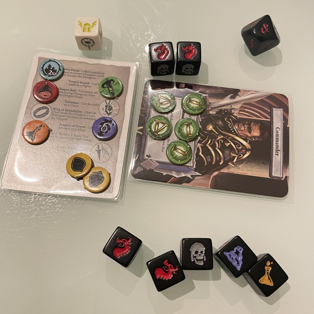 Zaregoto0702's tweet image. 7+6+8+2+2（+2）
第一次玩就25分，打不過只好把龍肉吃起來⋯成為老練的冒險者

#DungeonRoll