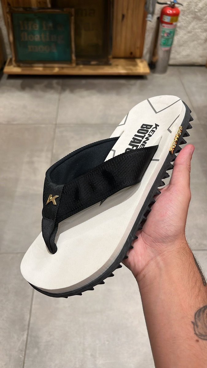 redley_kenner's tweet photo. - Kivah Botafogo, Vasco, Fluminense

Nossa collab com os clubes cariocas chega em grande estilo!

Tam: 35 ao 44
💵R$170,10 usando o código de vendedor: C001056 no site oficial da Redley 

LINK: Sandália kenner kivah fluminense unica - redley https://t.co/LJHMb7ok8P