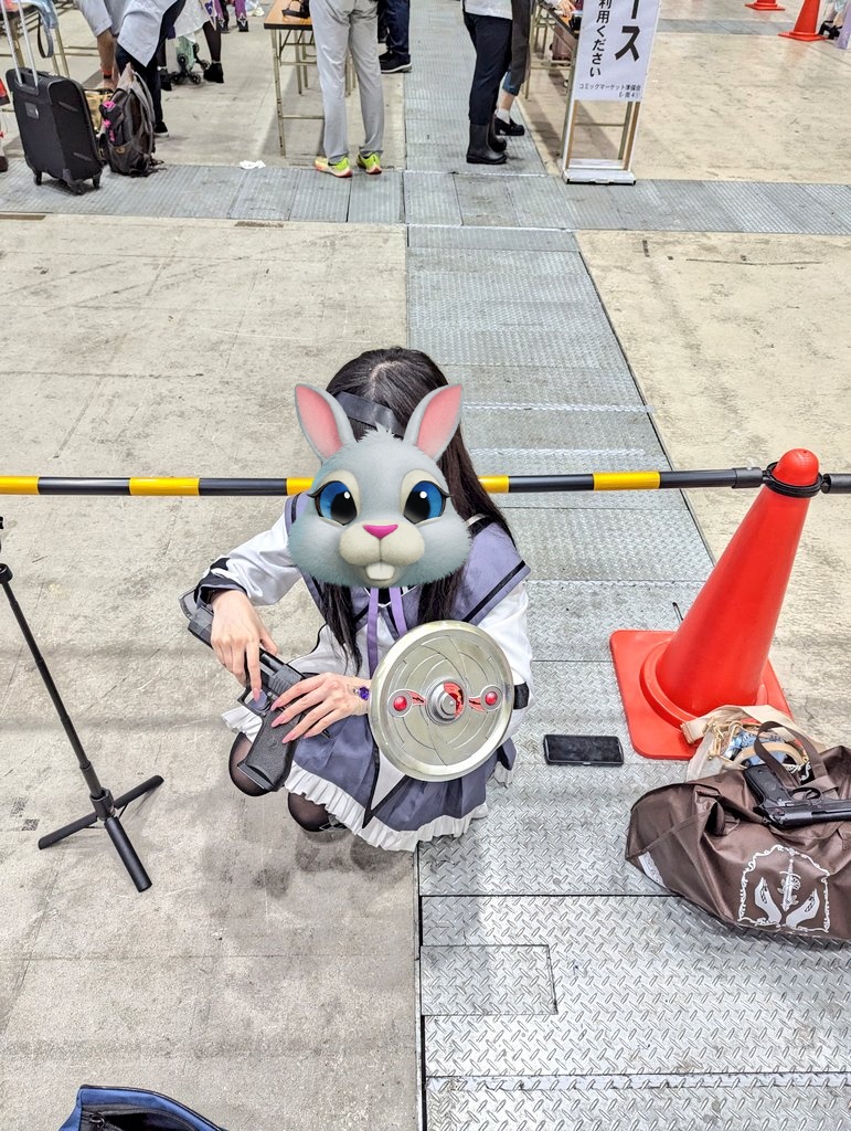 コミケでリアルな盾にデザートイーグル装備したほむほむがいた。
名前を聞くの忘れたけどふわっちとかいう動画配信サイトのプラチナランク帯の方らしい。