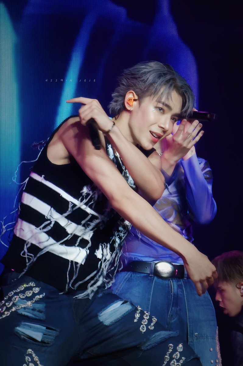 พี่เจ็ทมาเต้นลง ตต ให้ดูทีค่ะ หนูอยากออกจากคอนเสิร์ตละ 🥹 <a href="/JetPatpaiboon/">JT🚀</a> 

#ATLASconcert #JetATLAS
#ATLASconcertThe1stJourney