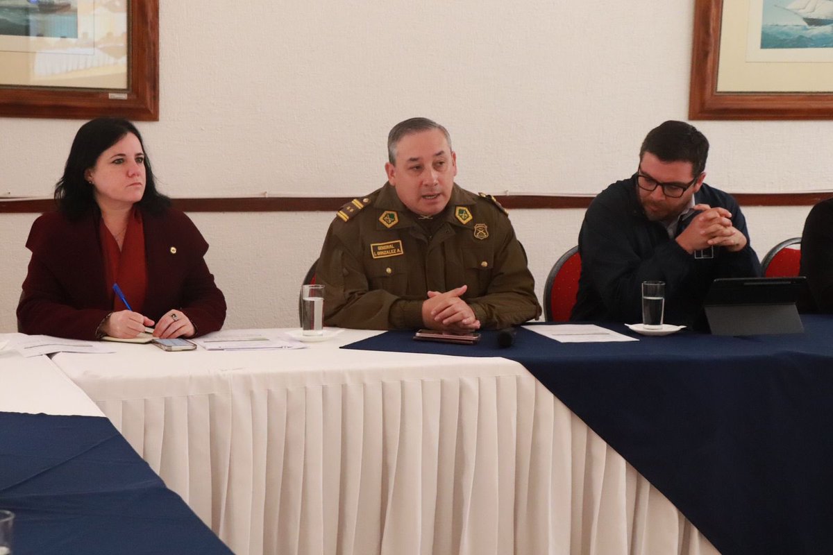 Delegado presidencial <a href="/dquinterosr/">Daniel Quinteros Rojas</a> destaca baja en -10,5% de hechos delictuales en la región, información entregada en sesión del Sistema Táctico de Operación Policial de <a href="/CarabTarapaca/">Carabineros Región de Tarapacá</a> <a href="/FiscaliaIRegion/">Fiscalía Tarapacá</a> <a href="/IquiqueDeTodos/">Municipalidad de Iquique</a> <a href="/MHospicio/">Municipalidad Alto Hospicio</a>