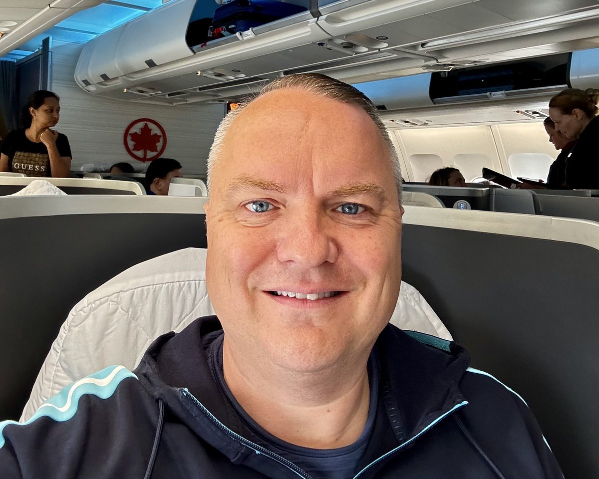 RyanVoutilainen's tweet photo. After a cancelled flight and a 2h 20m delay on the rebooked flight, I’m on my way home #Vancouver!
C’était un plaisir comme toujours #Montréal! À la prochaine!
It was a slice Montreal! Until next time!
#AC303 #YUL ✈️ #YVR https://t.co/qzh9tPHC0D