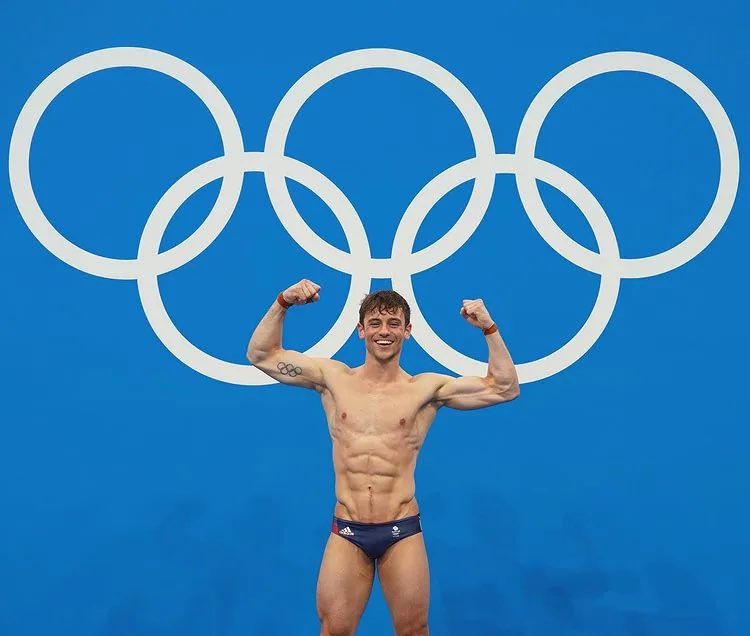 LiZaOutlives's tweet photo. Liza Minnelli has outlived Tom Daley’s athletic career. The 5-time Olympic medalist is retiring from diving. https://t.co/wIO439LuwH