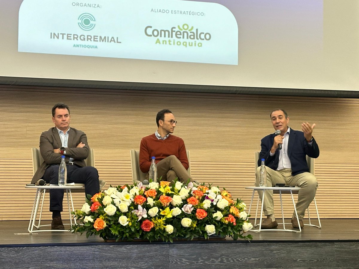 ANDI_Antioquia's tweet image. #MásPaís | Nuestro gerente seccional @AlejoOlaya participó en #ForoIn, evento del @INTERGREMIALant para conversar junto a Lina Vélez, presidenta de @CamaraMedellin sobre la coyuntura actual económica del Departamento. 📊