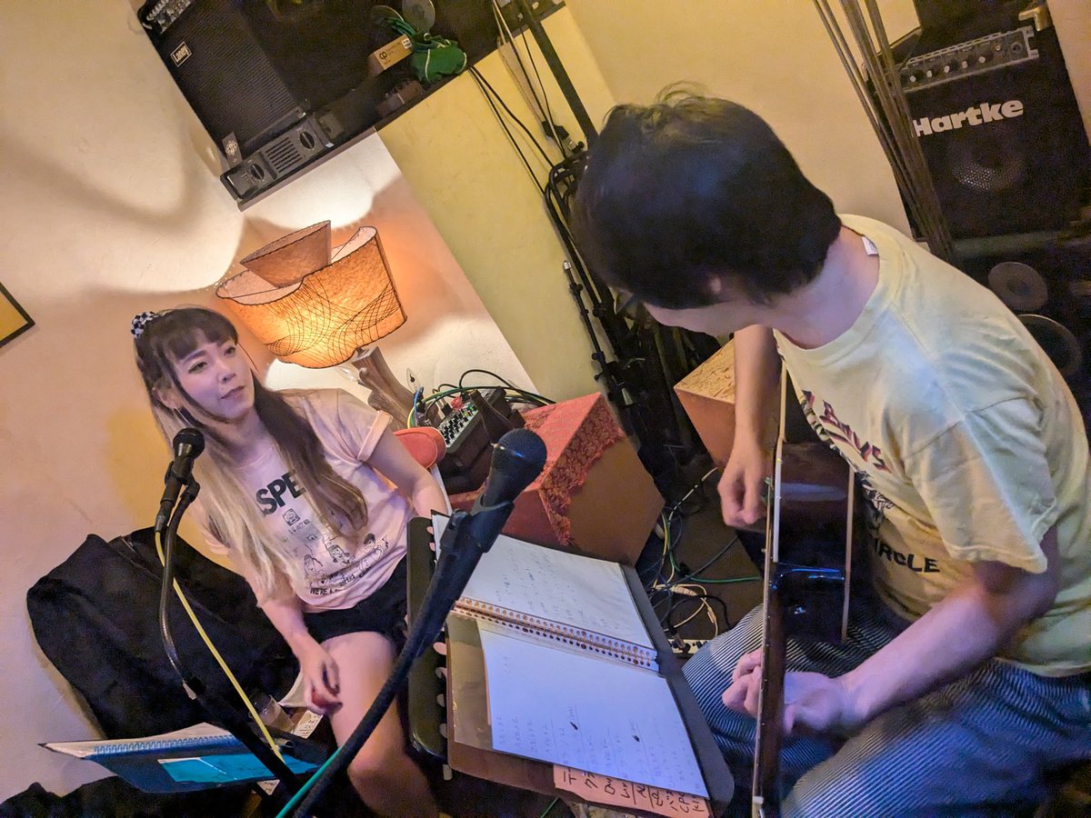 Donotsing1980's tweet photo. 鈴が鳴るような雰囲気を感じました、Caspers様
RiCCHAN様は体調不良と相成りましたが、体調が良くなることを切に祈ります
そして、急遽withNON-chang(HELLiXX)様
素晴らしい夜でした、Rock'n'roll!!

#CASPERS
#THEHAVENOTS
#ピーナッズ
#CLASHPROMGIRL https://t.co/8nhYACukHb