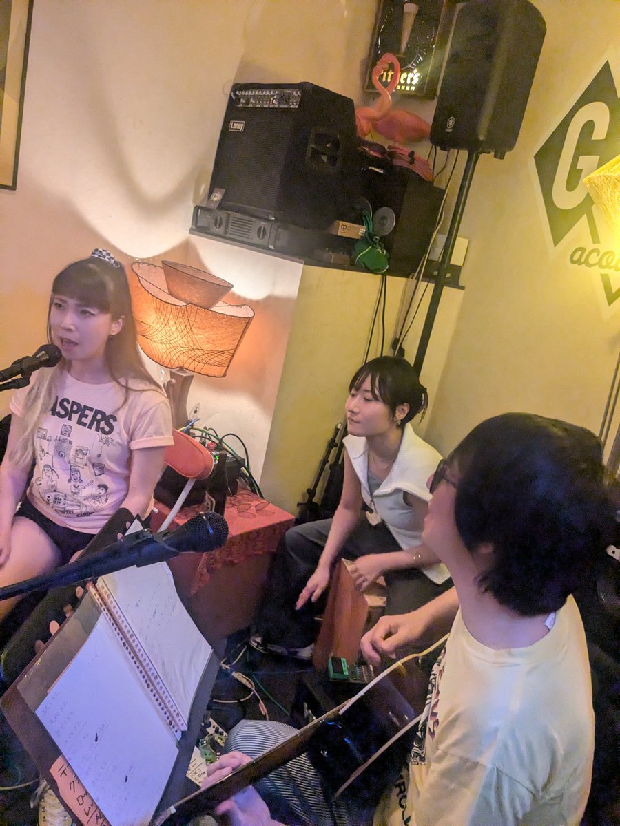 Donotsing1980's tweet photo. 鈴が鳴るような雰囲気を感じました、Caspers様
RiCCHAN様は体調不良と相成りましたが、体調が良くなることを切に祈ります
そして、急遽withNON-chang(HELLiXX)様
素晴らしい夜でした、Rock'n'roll!!

#CASPERS
#THEHAVENOTS
#ピーナッズ
#CLASHPROMGIRL https://t.co/8nhYACukHb