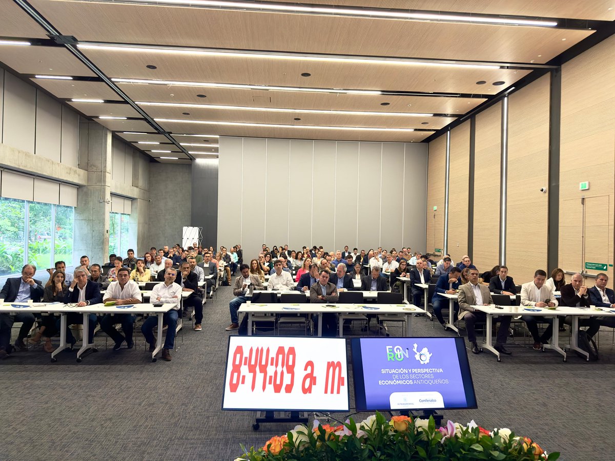ANDI_Antioquia's tweet image. #MásPaís | Nuestro gerente seccional @AlejoOlaya participó en #ForoIn, evento del @INTERGREMIALant para conversar junto a Lina Vélez, presidenta de @CamaraMedellin sobre la coyuntura actual económica del Departamento. 📊