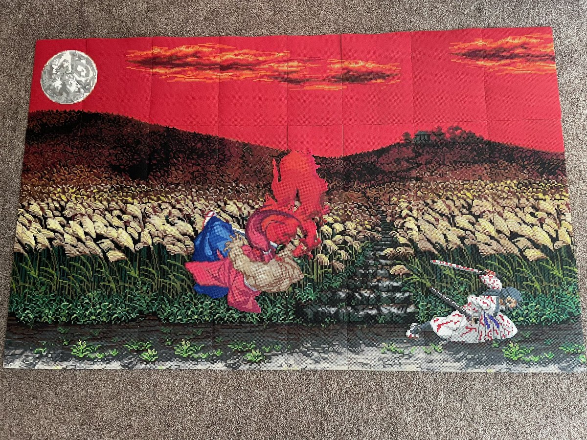 jactiaf's tweet image. This took 6 years & 141,710 total beads to complete the entire project.
The Background itself is 124,300 beads which measures out to 7'1" x 4'5"
A 3 act story in 3 pics
Act I: Susukigahara
Act II: Her Parched Blade. His Fatal Gamble
Act III: Bloodied prayers under a crimson sky