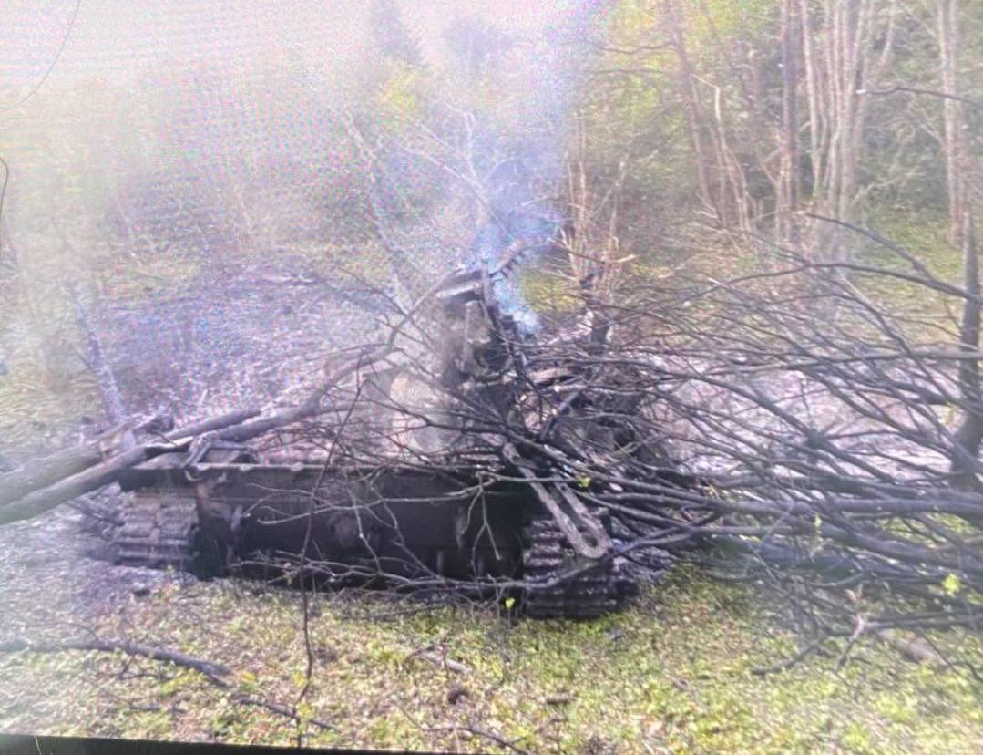 banderafella's tweet photo. Today, nearly all the major Z-channels proudly shared a post with photos supposedly showing a “destroyed column of four Ukrainian vehicles” in the village of Krivitskiye Buda, Kursk region.

But it turns out, it was a Russian column.

A Russian Ka-52M helicopter pilot mistakenly targeted his own convoy, resulting in the loss of two 152mm 2S19M2 “Msta-S” self-propelled howitzers (one destroyed and one damaged).